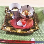 食材適処 や和た - もずくと、湯葉（ウニが乗ってました）、梅ソース添えのタコ。