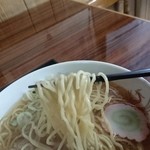 ゆりや食堂 - 中細縮れ麺