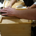 寿しの吉乃 - 2015.11 鰹節を削ります