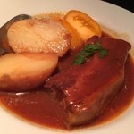 カギロイ - バラ肉とじゃがいものトマト角煮