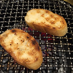 長堂屋 おもろまち別邸 - フランスパンにあぐーのラード
                                激ウマ