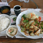 ホルモン炒め定食（900円）