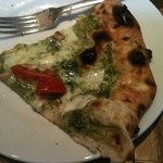 ローストした松の実がとてもよいアクセントです