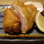 鳥さわっつ - 素揚げハーフ