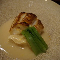 室町 和久傳 - 焼き魚：まながつおの白味噌仕立て・湯葉と小松菜添え