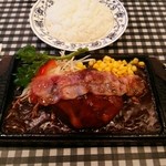 数寄屋バーグ - ハンバーグ  Sサイズ（デミグラスソース）￥1000
            トッピング（チェダーチーズベーコン）￥200
            ライス￥300