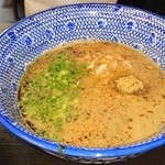 夢ノ弥 - 牛すじＢＬＡＣＫつけ麺（８００円）。