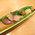 Takechiyo - 6種類の肴　半生のカラスミ　熟成カラスミ　酒粕に漬け替えたヘシコ　干海老と貝柱味噌　白海老　烏賊の塩辛
