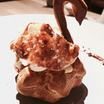 ケイク スタンド - アートな色と形。