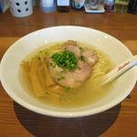 ストライプ ヌードルズ - 沖縄式塩らーめん（750円）