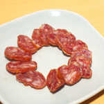 キュルノンチュエ - チョリソの乾燥ソーセージ。燻製の薫りが素晴らしい