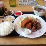 ごはん亭 - 料理写真:エビフライと唐揚げ定食＆ミニうどん