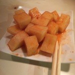 炭火焼肉ホルモン 青葉精肉店 - カクテキ