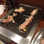 ミノとホルモン焼いてるとこ