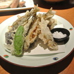 酒とそば まるき - 天然ヤマメの天ぷら