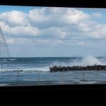 海の見えるカウンター寿司 鮨屋台 - 波津海岸　波しぶき〜！