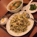 Miyama Hanten - ランチの『高菜叉焼チャーハンとワンタン』（７００円）２０１５年１１月