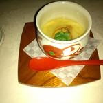 瀬里奈 - 　フカヒレとうにの茶碗蒸しです。優しい味付けで、生姜の味もしました。