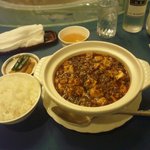 麻婆豆腐 1,300円（税別）コーンスープ、御飯、漬物付