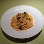 Torattoria Bene - 2015年版フェットチーネ(平麺)セイコガニとほうれん草のクリームソース1880円