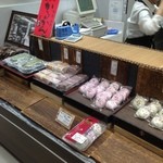 薩摩菓子所 富久屋 - 白い丸のかるかん は売り切れてました^^;