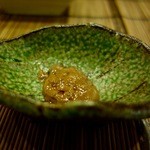 鮨駒 - ［2015/11］酒肴④ 烏賊の刺身：烏賊のワタで作ったタレ。