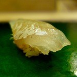 鮨駒 - ［2015/11］寿司① マコガレイの握り