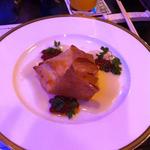 アマーヴェル - メインお魚料理:包みの中から出てきたのは蟹脚肉と松茸