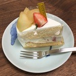 パティシェ オカダ - 洋梨のケーキ