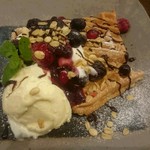 バニヤン - ベリーワッフル