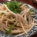 もやしとニンニクの炒めもの