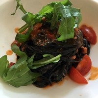 セストセンソ 新宿タカシマヤ店 - イカ墨を練り込んだタリオリーニ
                柔らかく煮込んだイカのラグーソース★
                生パスタなのでもちもち！