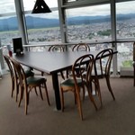 Serion Kafe - コーナーは広めのテーブル席