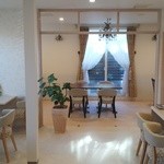 香美楽 - 店内　入り口側から