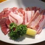 満味 - やんばる島豚（カルビ＋肩ロース、810円＋864円）