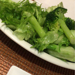ビキニ ピカール - 緑野菜のサラダ、切り方や盛り方も凝ってますよ♪