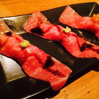 焼肉うしごろ 西麻布本店 - 炙りにぎり