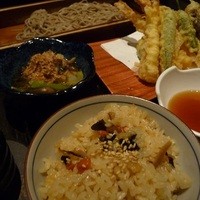 隠れ房 川崎店 - 炊き込みご飯と、蕎麦と天ぷら、小鉢