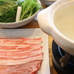 恋する豚のしゃぶしゃぶ定食　1280円　すごく良い