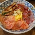 磯丸水産 - 三色炙り丼(730円込)