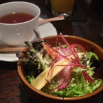 ナミヘイピザ - ランチのサラダ