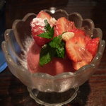 ナミヘイピザ - 豊浦産いちごのソルべ
