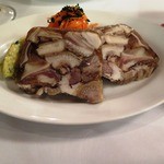 フチテイ ア ヴ - 愛知産豚のフロマージュ・ドゥ・テートのアップ