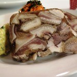 フチテイ ア ヴ - 愛知産豚のフロマージュ・ドゥ・テートのアップ