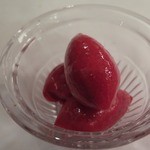 フチテイ ア ヴ - グラス・ソルベ（フランボワーズ）５００円（税別）