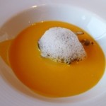 栗かぼちゃのポタージュ　茸のソテーとミルクの泡