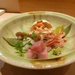 和食嘉肴 うす井 - 刺身盛り合わせ（せこ蟹、かわはぎの肝巻きおろしポン酢で、甘海老、鰤、ハリイカ
