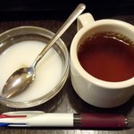 西安餃子楼 - サービスのほっとウーロン茶。