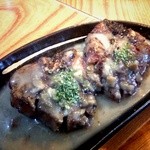 居酒屋 兀突骨 - ラム肉のステーキ　マッシュルームソース