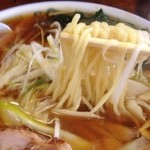 味平ラーメン - ネギラーメン麺リフト